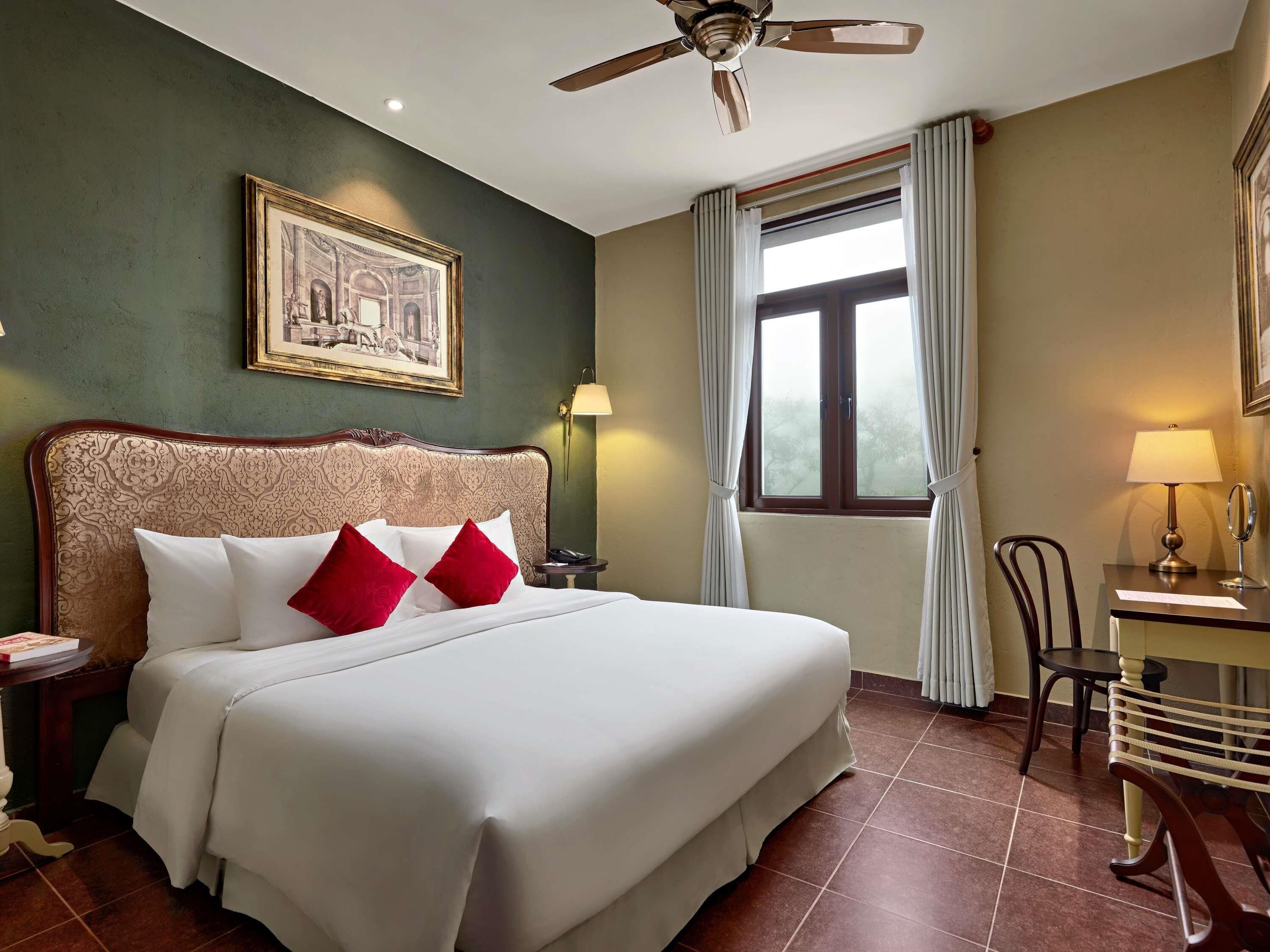 Superior Room, 1 King Bed | In-room safe, individually furnished, desk, laptop workspace