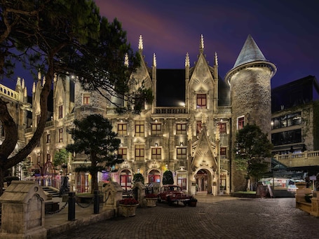 Exterior. Mercure Danang French Village Bana Hills