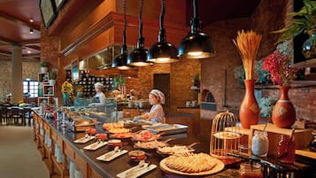 Desayuno buffet (VND 519000 por persona)