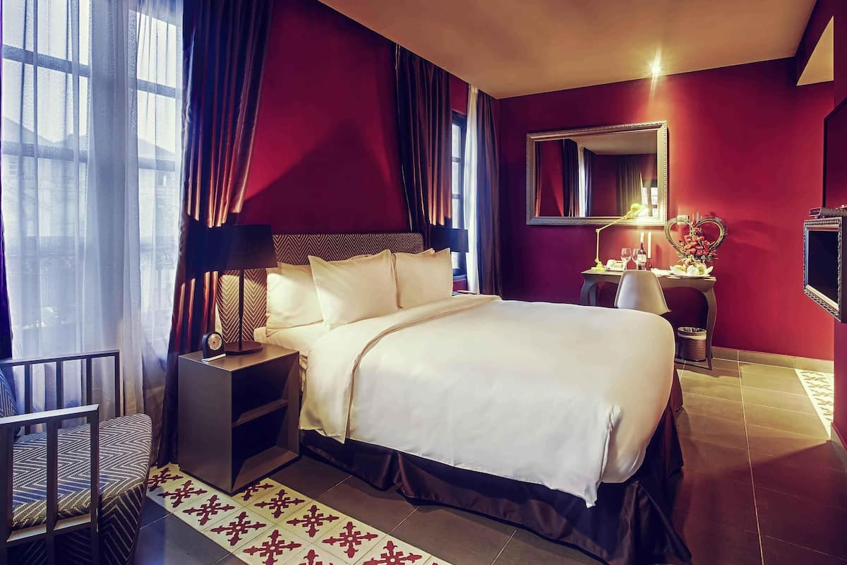 Deluxe kamer, 1 kingsize bed | 1 slaapkamer, een kluis op de kamer, individueel gemeubileerd