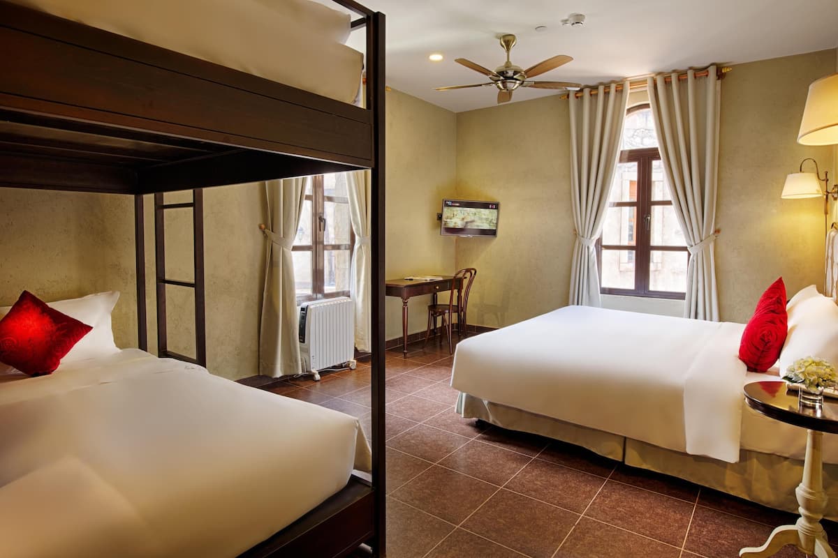 Family Room, Multiple Beds (1 King & 1 Twin Bunk Bed) | 1 bedroom, in-room safe, individually furnished, desk