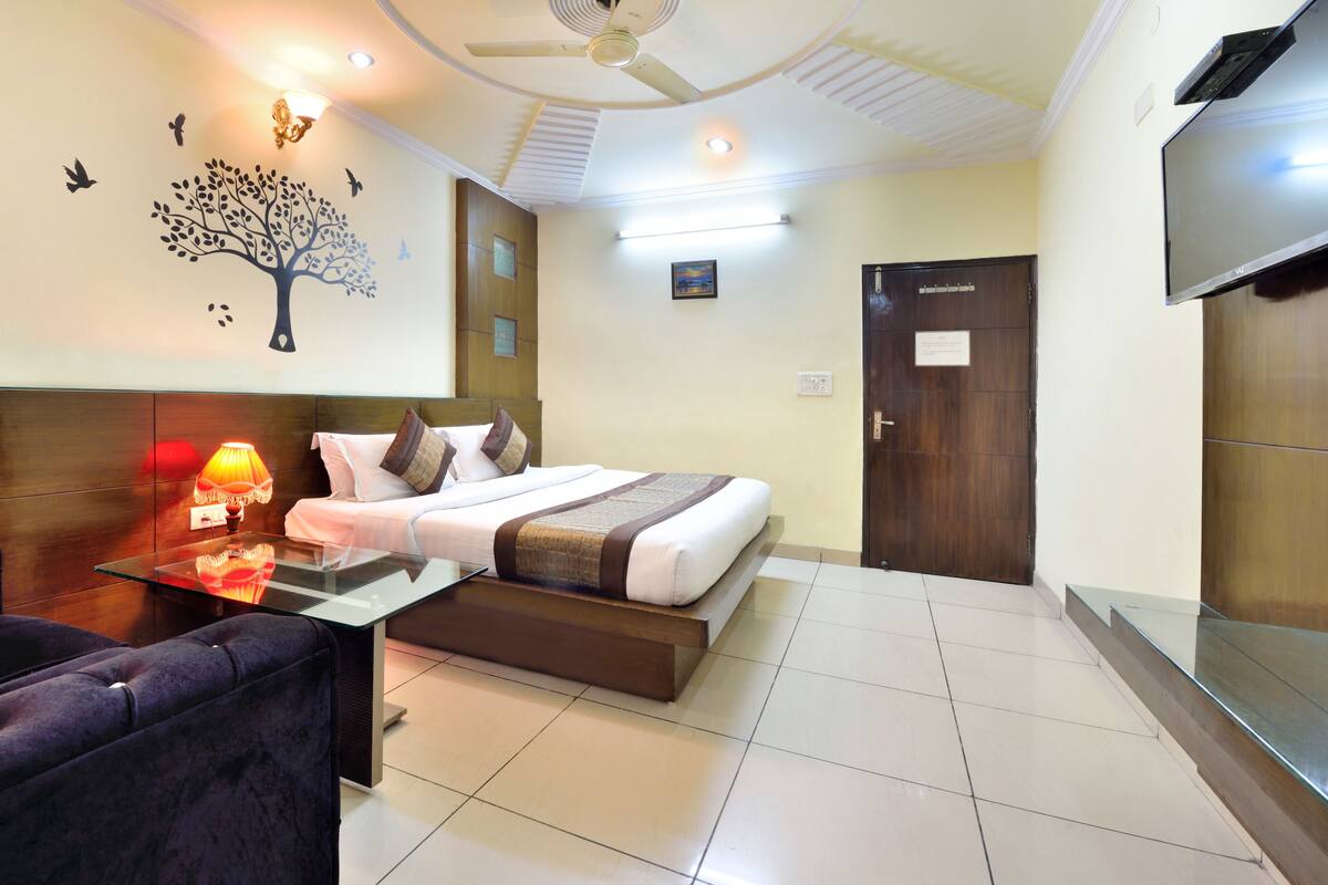 Deluxe Room | In-room safe, desk, WiFi (free)