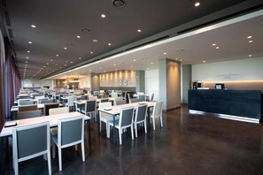 Serveert lunch, diner, brunch, Amerikaanse gerechten