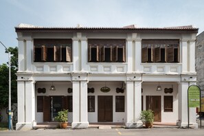 Front of property - Rope Walk Guesthouse - Hostel (George Town)