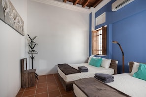 Free WiFi, bed sheets - Rope Walk Guesthouse - Hostel (George Town)