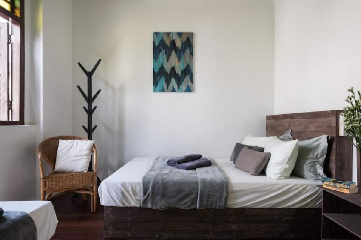 Triple Room | WiFi (free), bed sheets