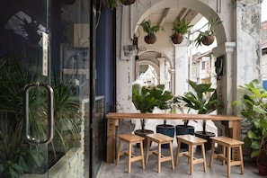 Lobby sitting area - Rope Walk Guesthouse - Hostel (George Town)