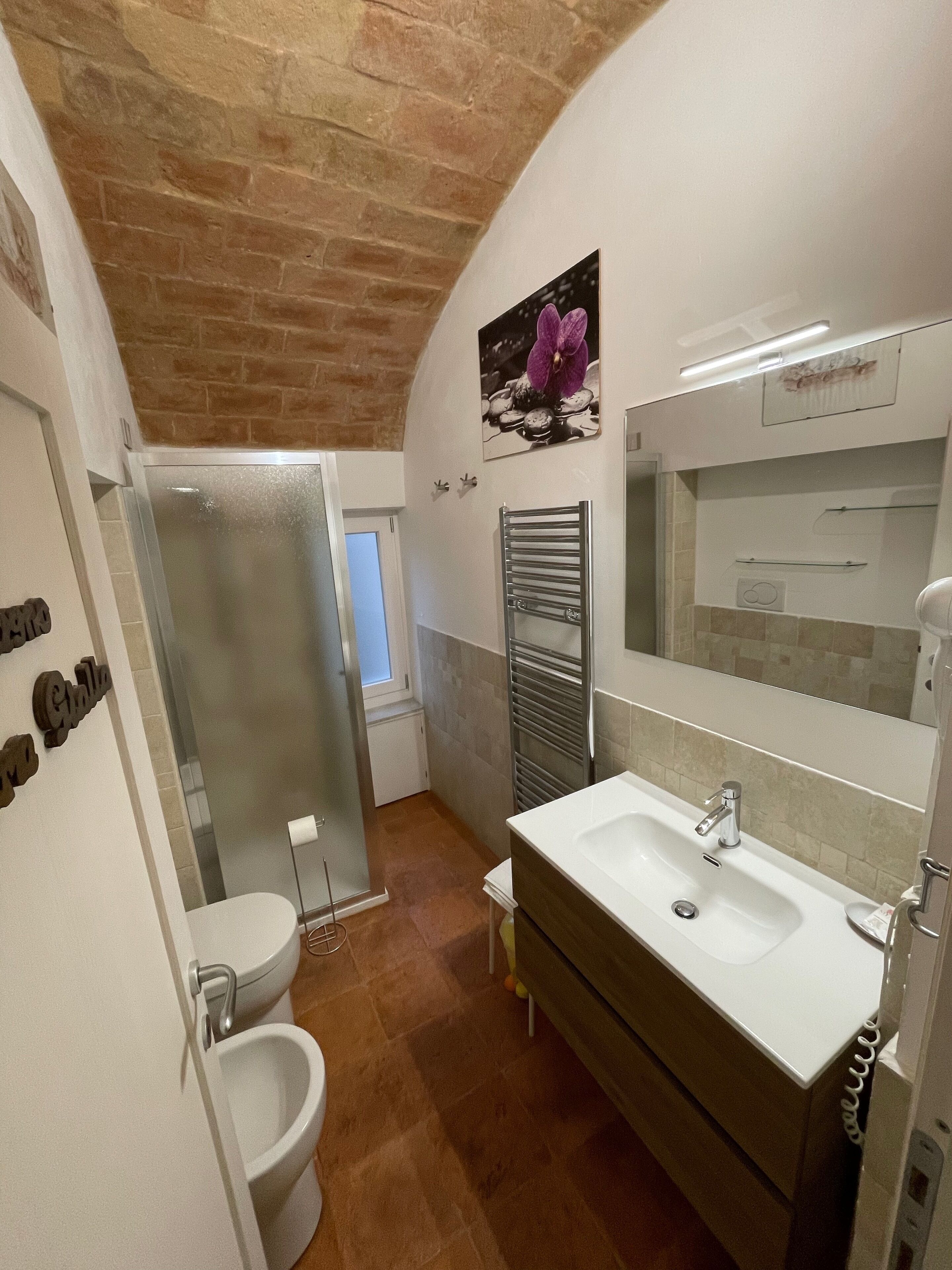 Standard Room, Private Bathroom | Bathroom | Shower, free toiletries, hair dryer, bathrobes
