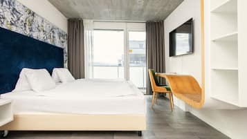 Hypo-allergenic bedding, desk, laptop workspace, free WiFi
