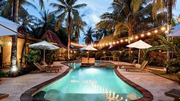 Outdoor pool, pool umbrellas, sun loungers