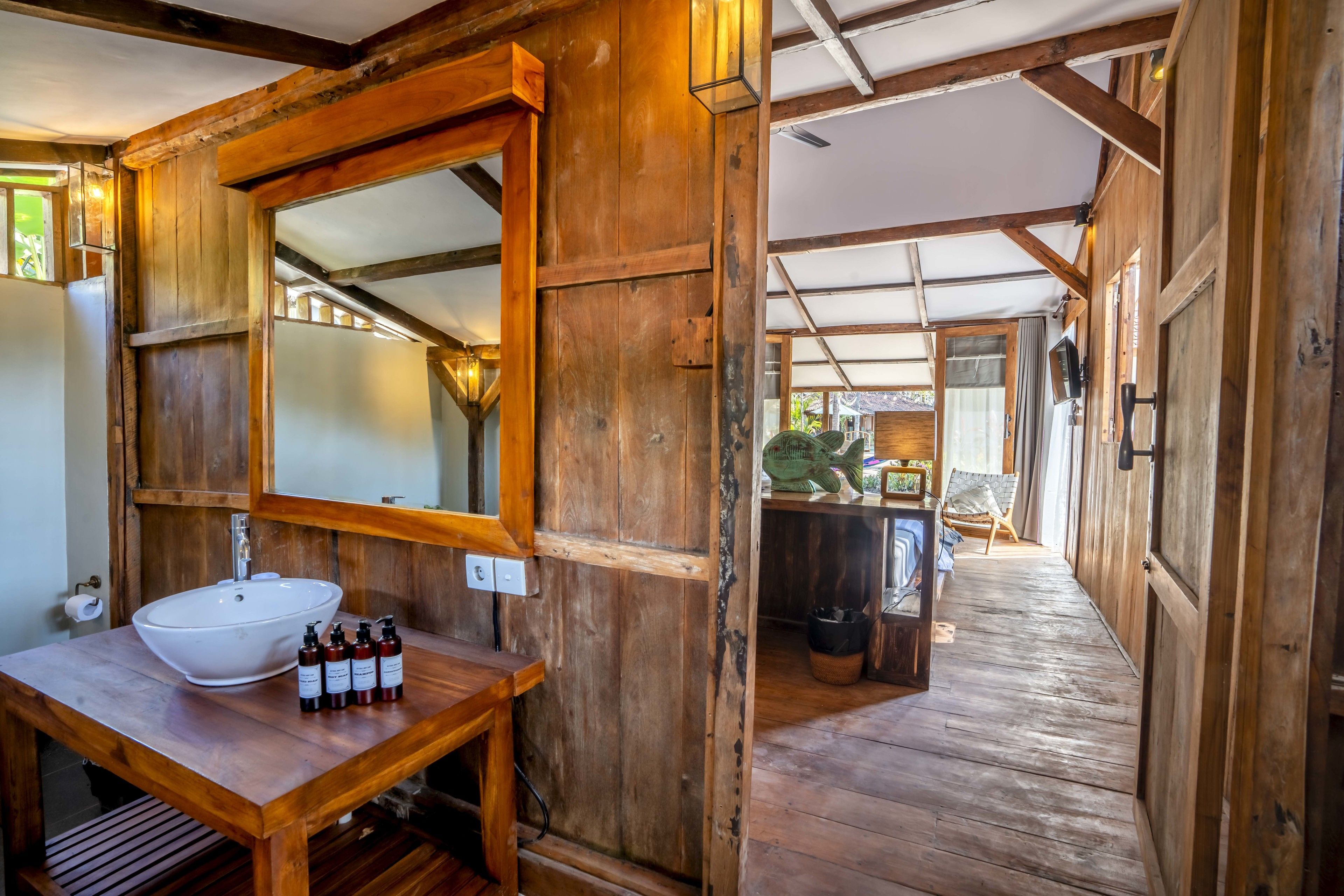 gladak | bathroom sink