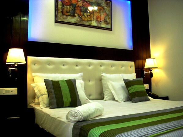 Deluxe-Doppelzimmer, 1 Doppelbett | Schreibtisch, Verdunkelungsvorhänge, Zustellbetten, kostenloses WLAN