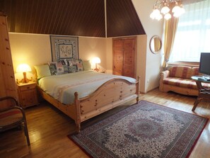 家庭房, 2 间卧室 | 婴儿床、折叠床/加床（额外收费）、免费 WiFi