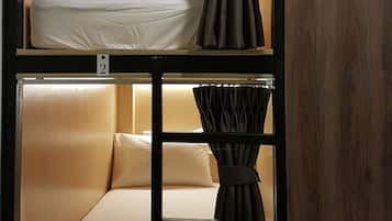 1 Bed- Deluxe 8-bed Mixed Dorm | Free WiFi, bed sheets