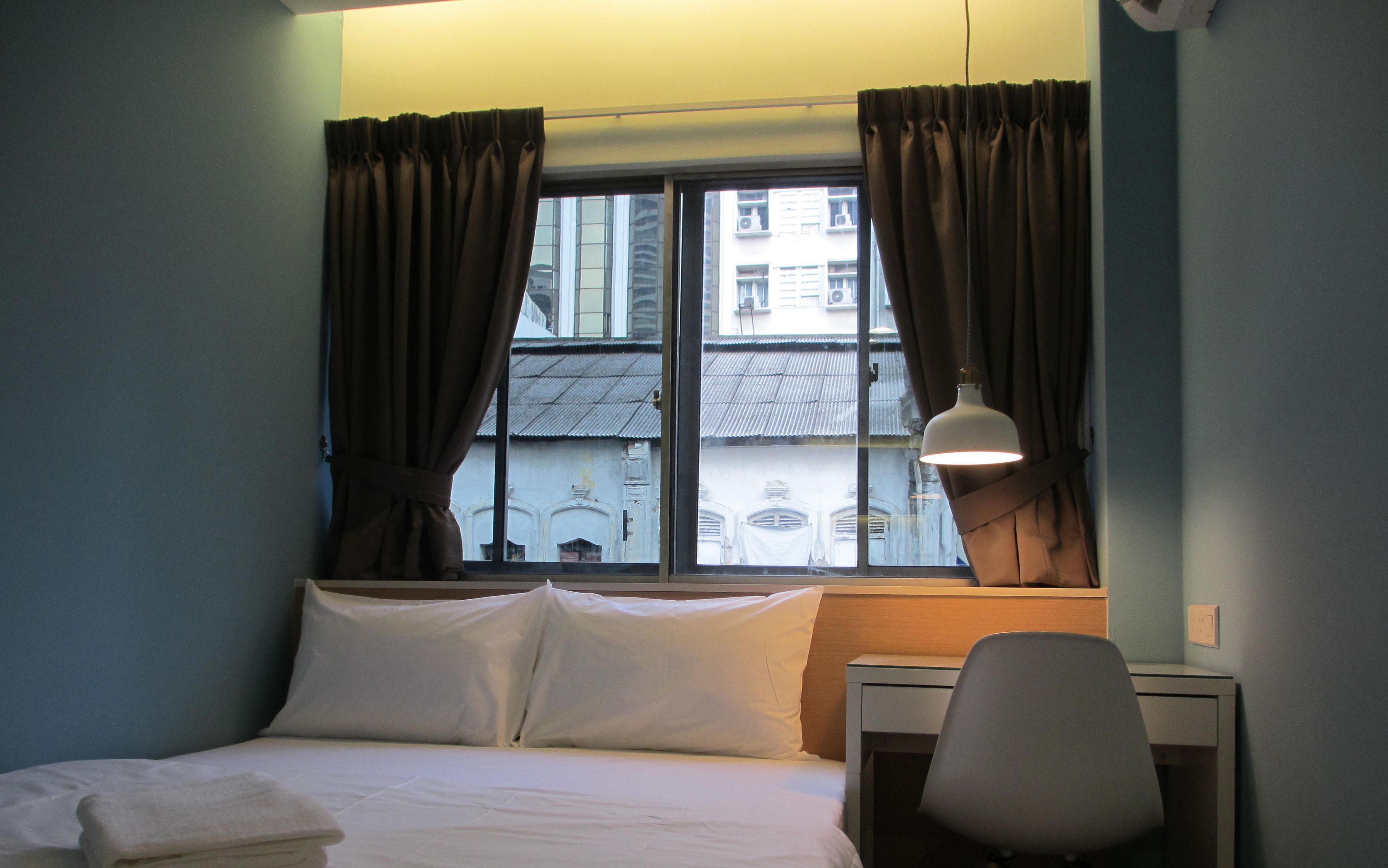 standard double room with windows | free wifi, bed sheets