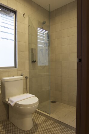 Bathroom - 1000 Miles (Kuala Lumpur)