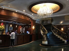 ฝ่ายต้อนรับ