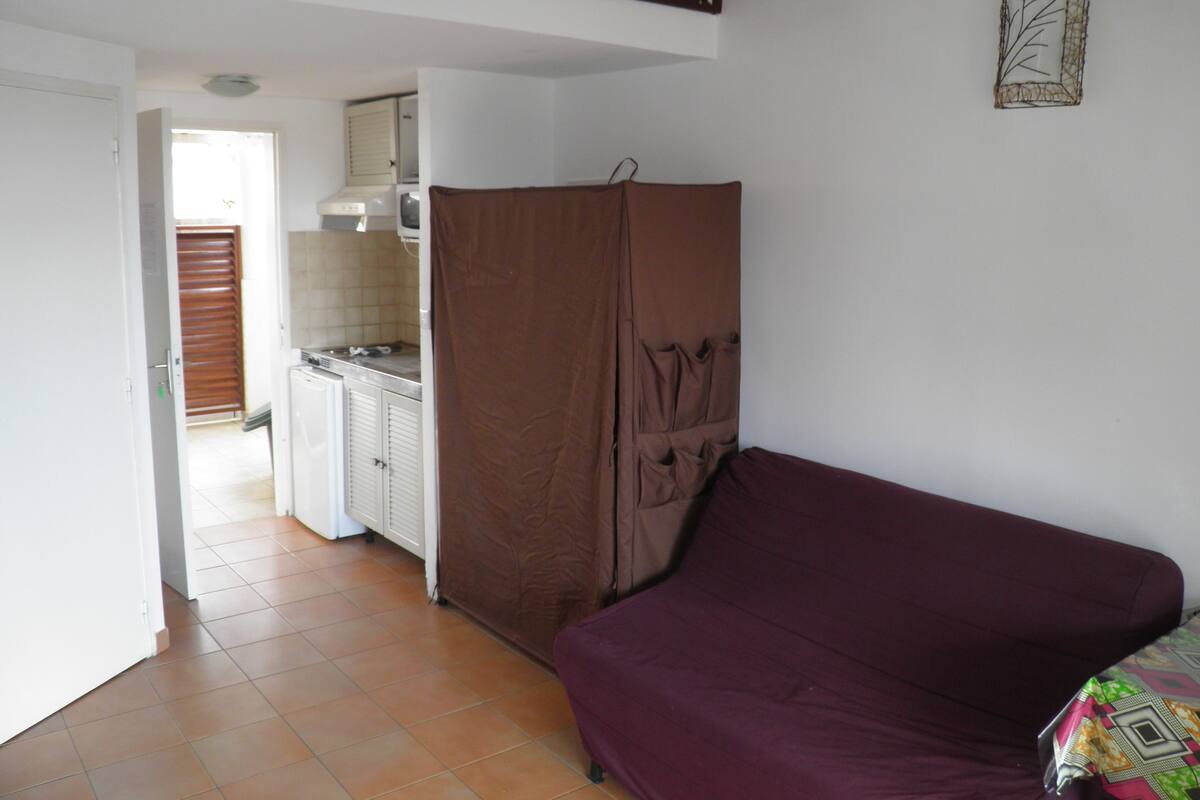 Duplex | Aire de séjour | Téléviseur à écran plat de 81 cm avec télévision numérique, téléviseur