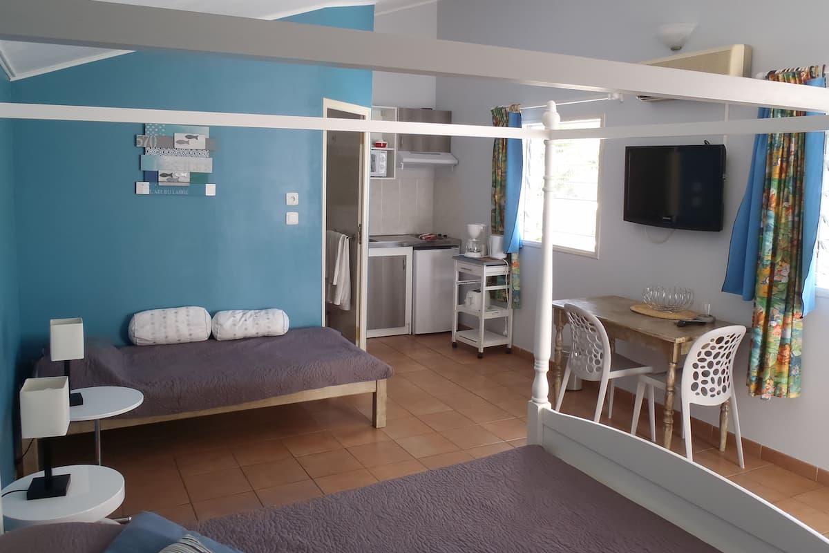 Loft | In-room safe, desk, blackout drapes, iron/ironing board (on request)