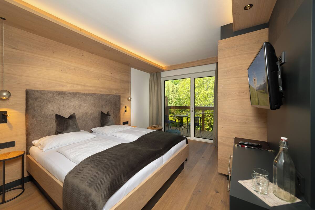 1 bedroom, premium bedding, in-room safe, desk