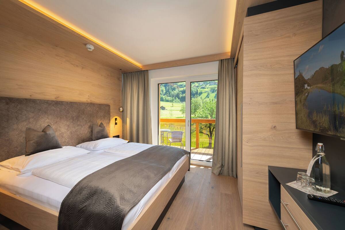 Suite | Premium bedding, in-room safe, desk, soundproofing