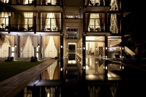 Fachada del alojamiento - Noche