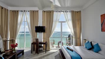 Ocean Panoramic | Minibar, in-room safe, desk, soundproofing