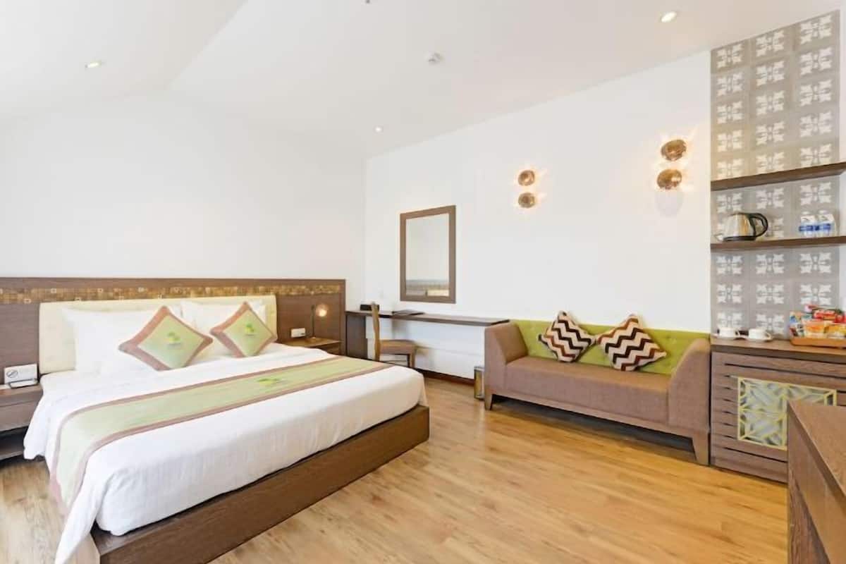 1 bedroom, minibar, in-room safe, desk