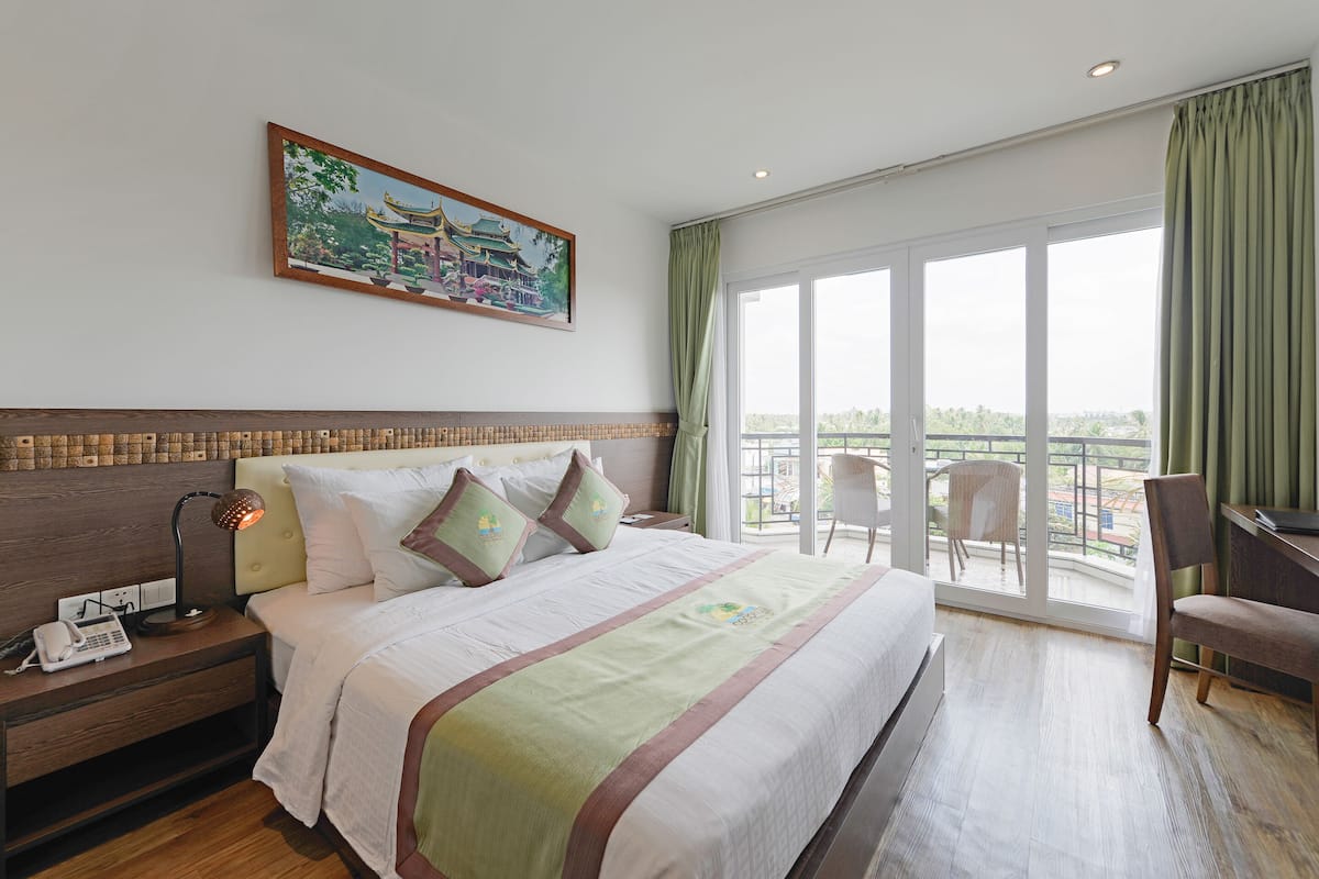 1 bedroom, minibar, in-room safe, desk