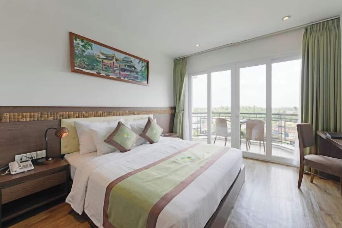 1 bedroom, minibar, in-room safe, desk