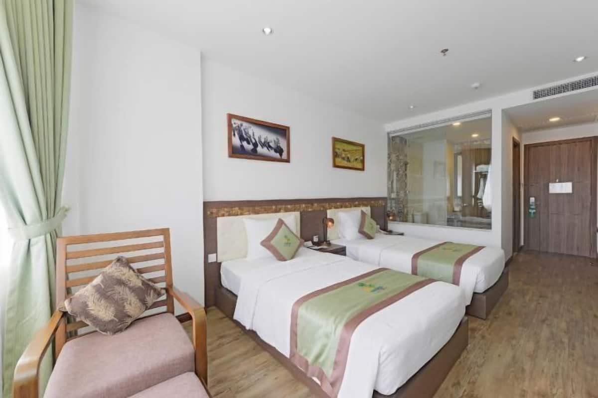 1 bedroom, minibar, in-room safe, desk
