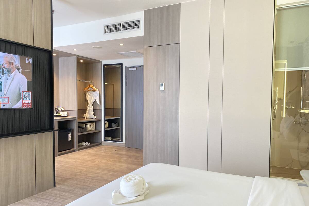 Express Suite | Literie de qualité supérieure, coffres-forts dans les chambres, bureau