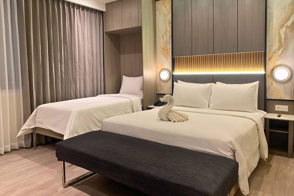 Express Super Family | Literie de qualité supérieure, coffres-forts dans les chambres, bureau