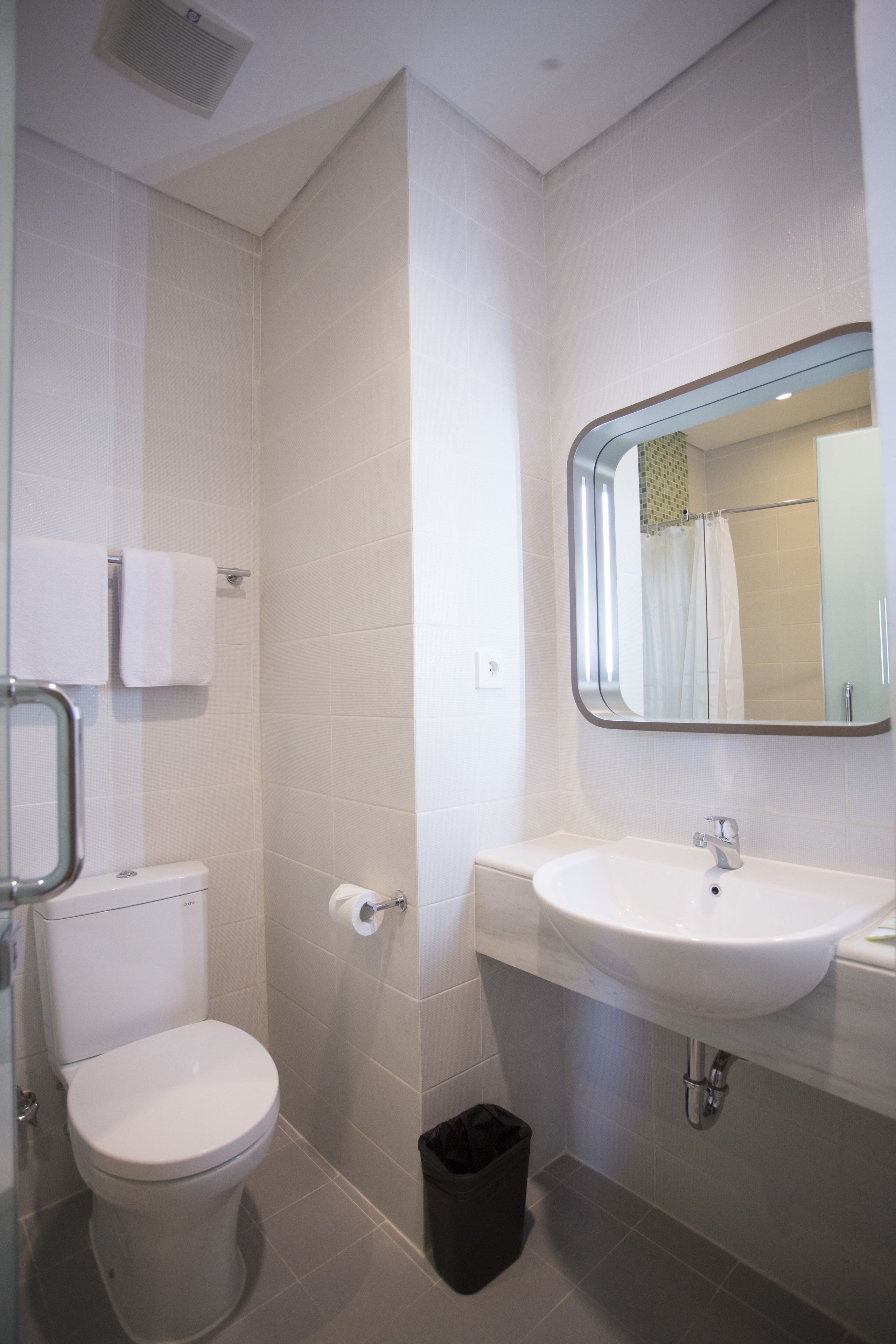 shower, free toiletries, hair dryer, bathrobes