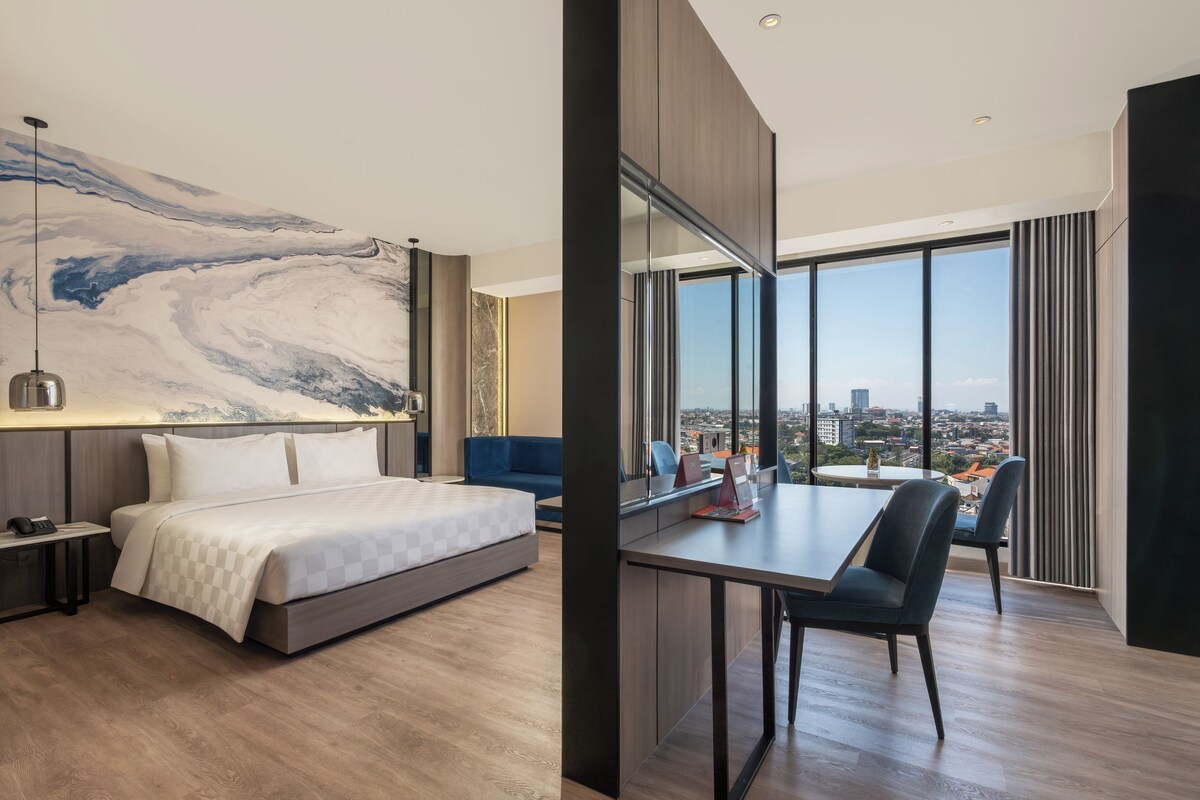 Express Suite | Premium bedding, in-room safe, desk, blackout drapes