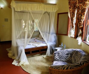1 bedroom, soundproofing, free WiFi, bed sheets - The Vijiji Center Lodge and Safari (Arusha)