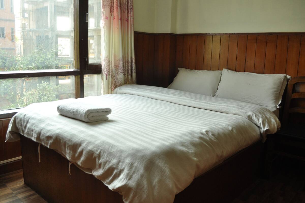 1 bedroom, in-room safe, iron/ironing board, free WiFi