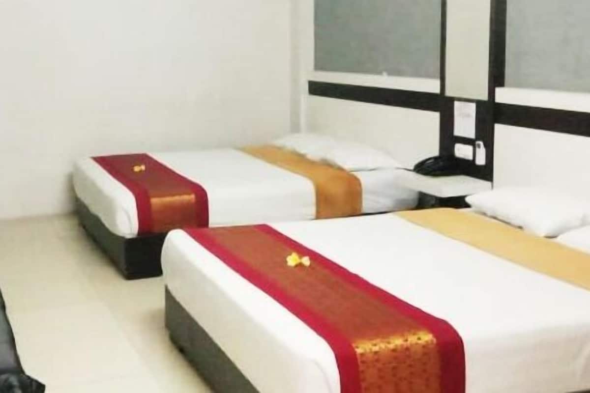 Family Deluxe Lt.3 | Biancheria da letto di alta qualità, una scrivania, tende oscuranti