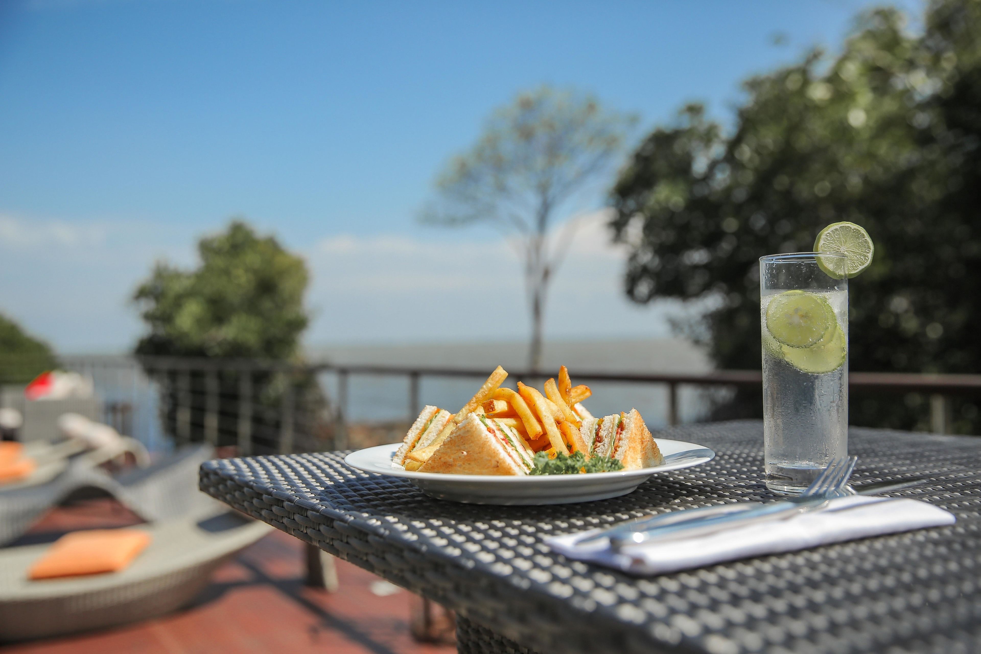 Tempat makan outdoor