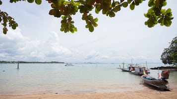 海灘、白沙、海灘按摩、瑜伽