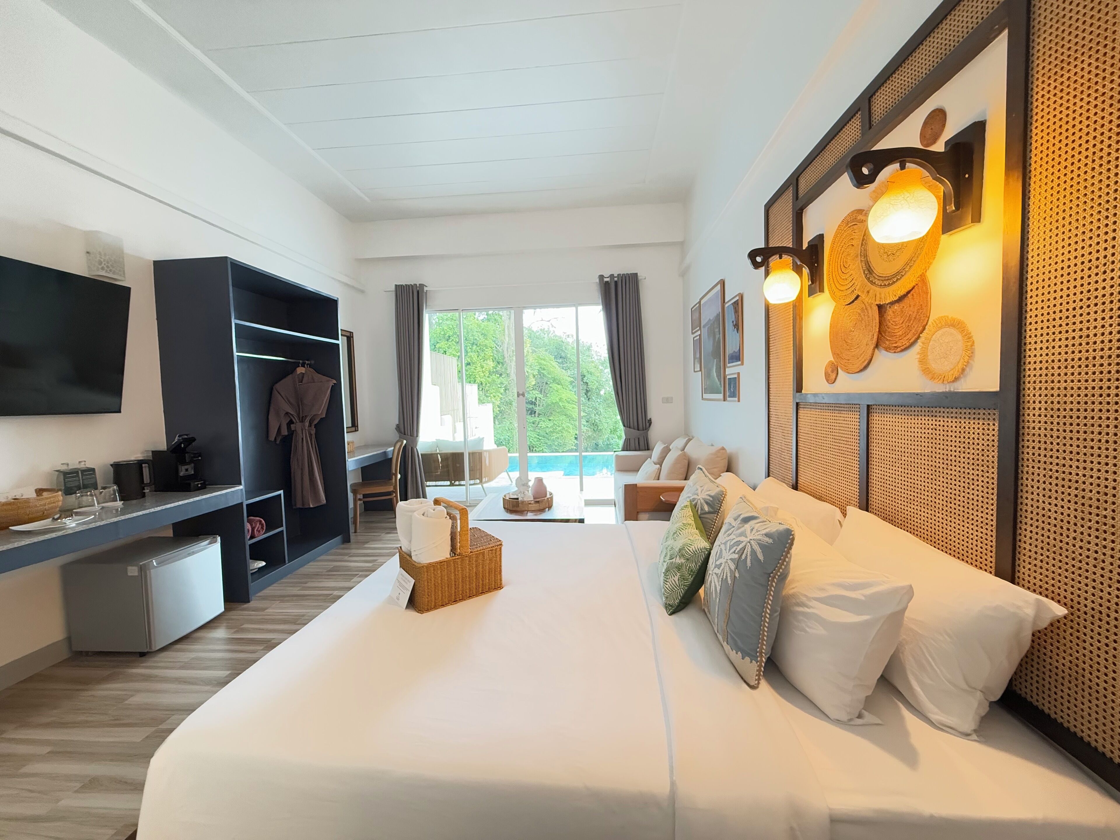 In-room safe, desk, iron/ironing board, free WiFi