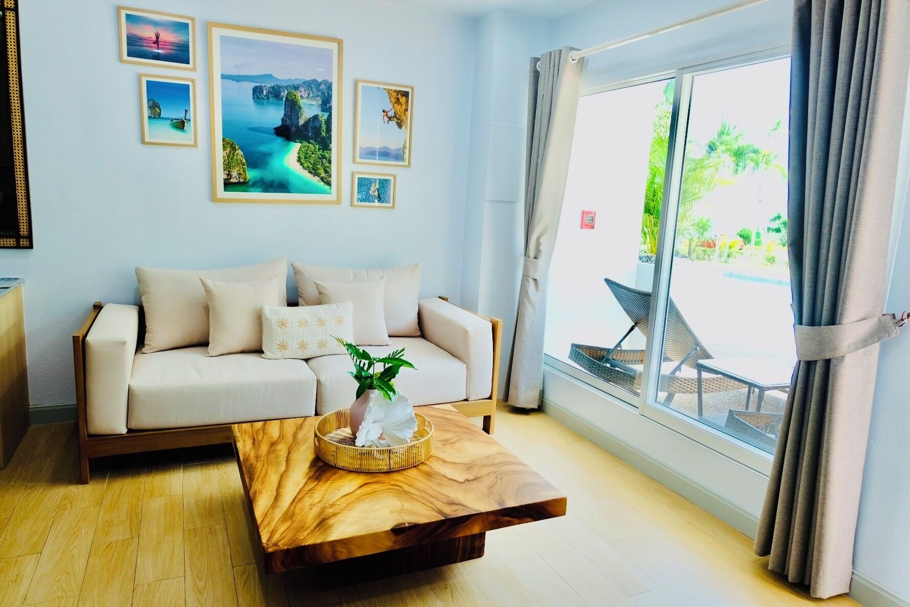 deluxe room, pool access, pool view | living area | flat-screen tv