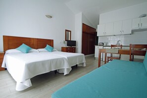 Interior entrance - Paradero II (Arona)