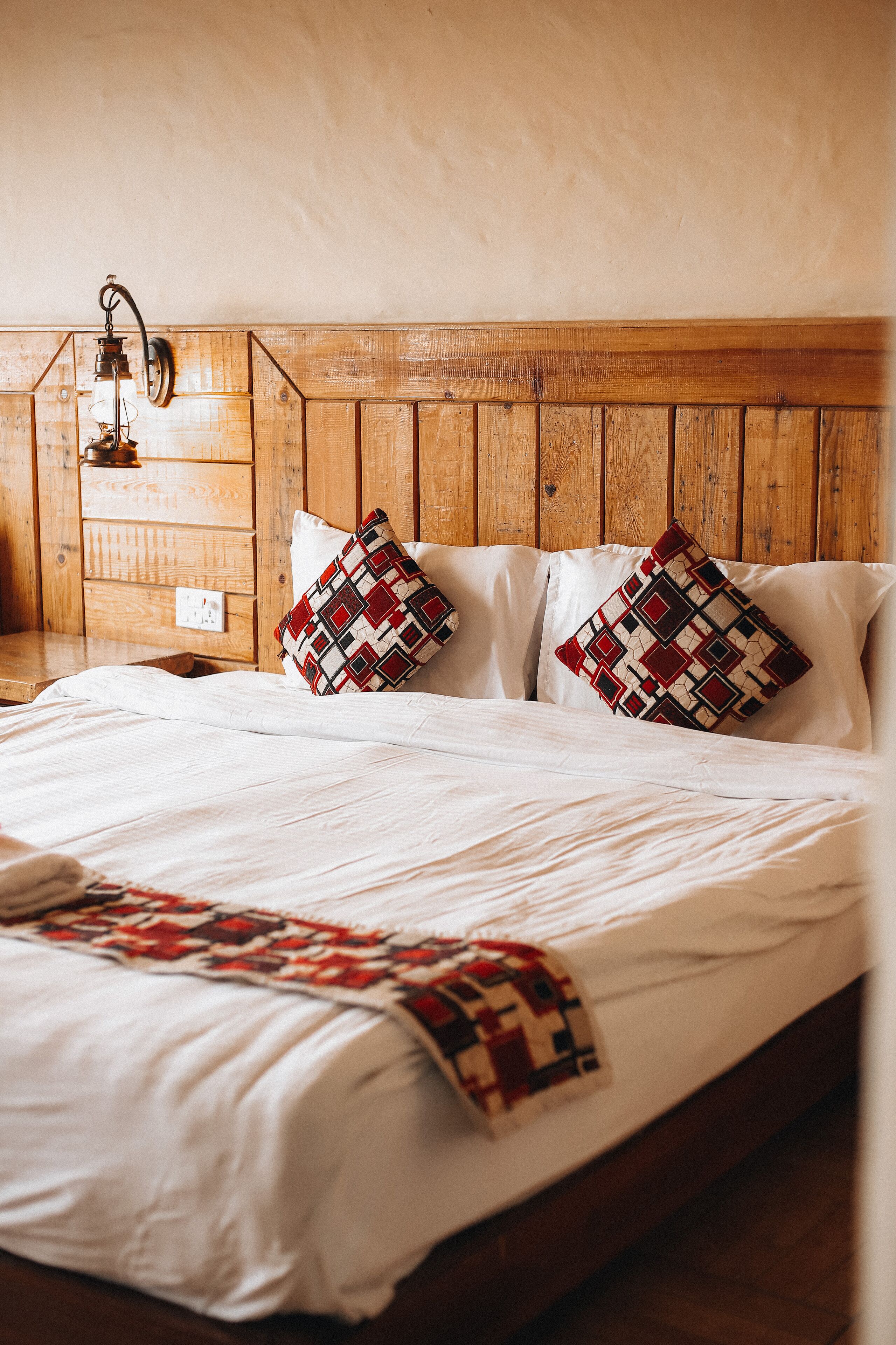 premium bedding, in-room safe, free wifi