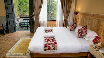 Kamar Deluks, 1 kamar tidur, pemandangan kota | Seprai premium, brankas, dan Wi-Fi gratis