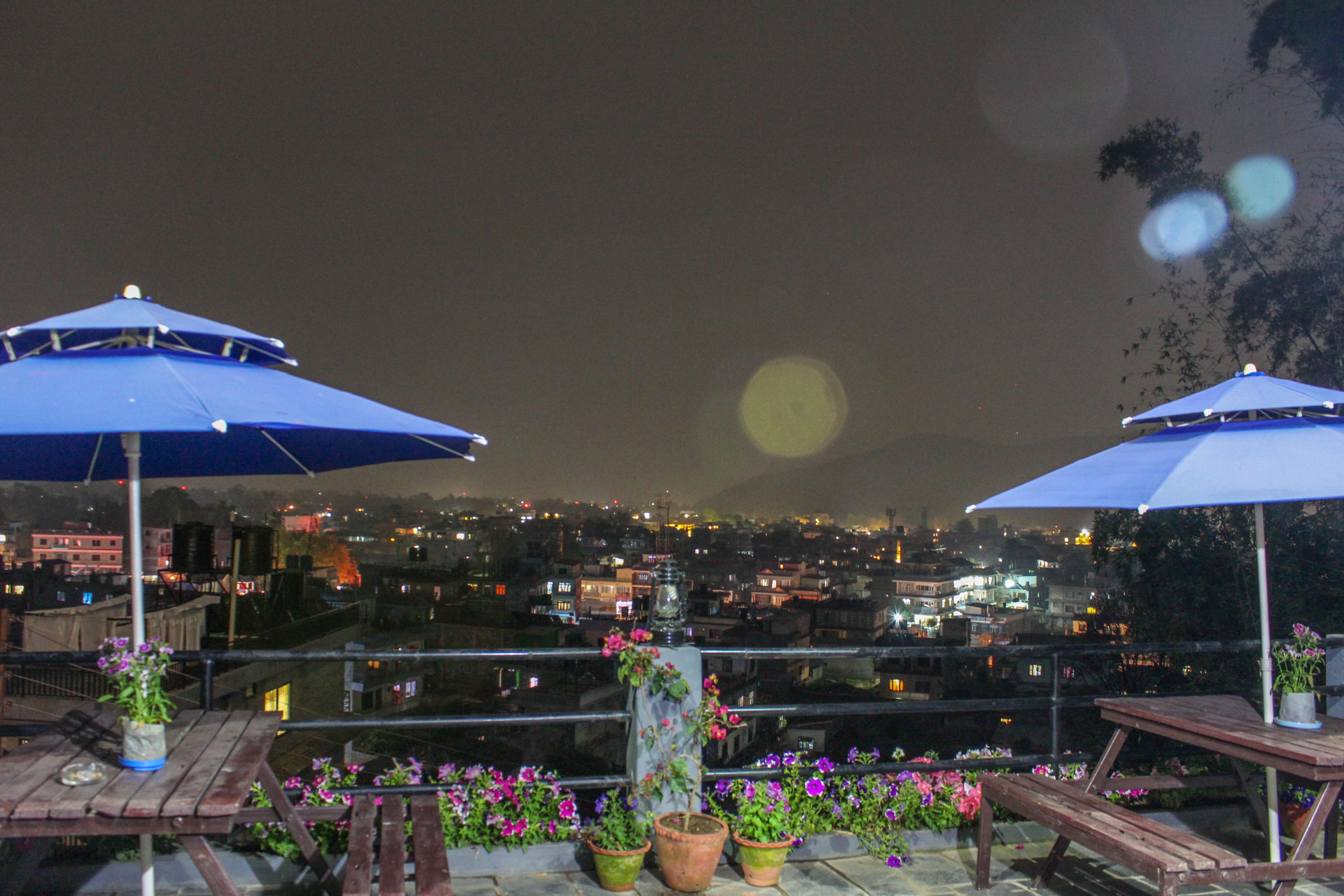 Premium bedding, in-room safe, free WiFi