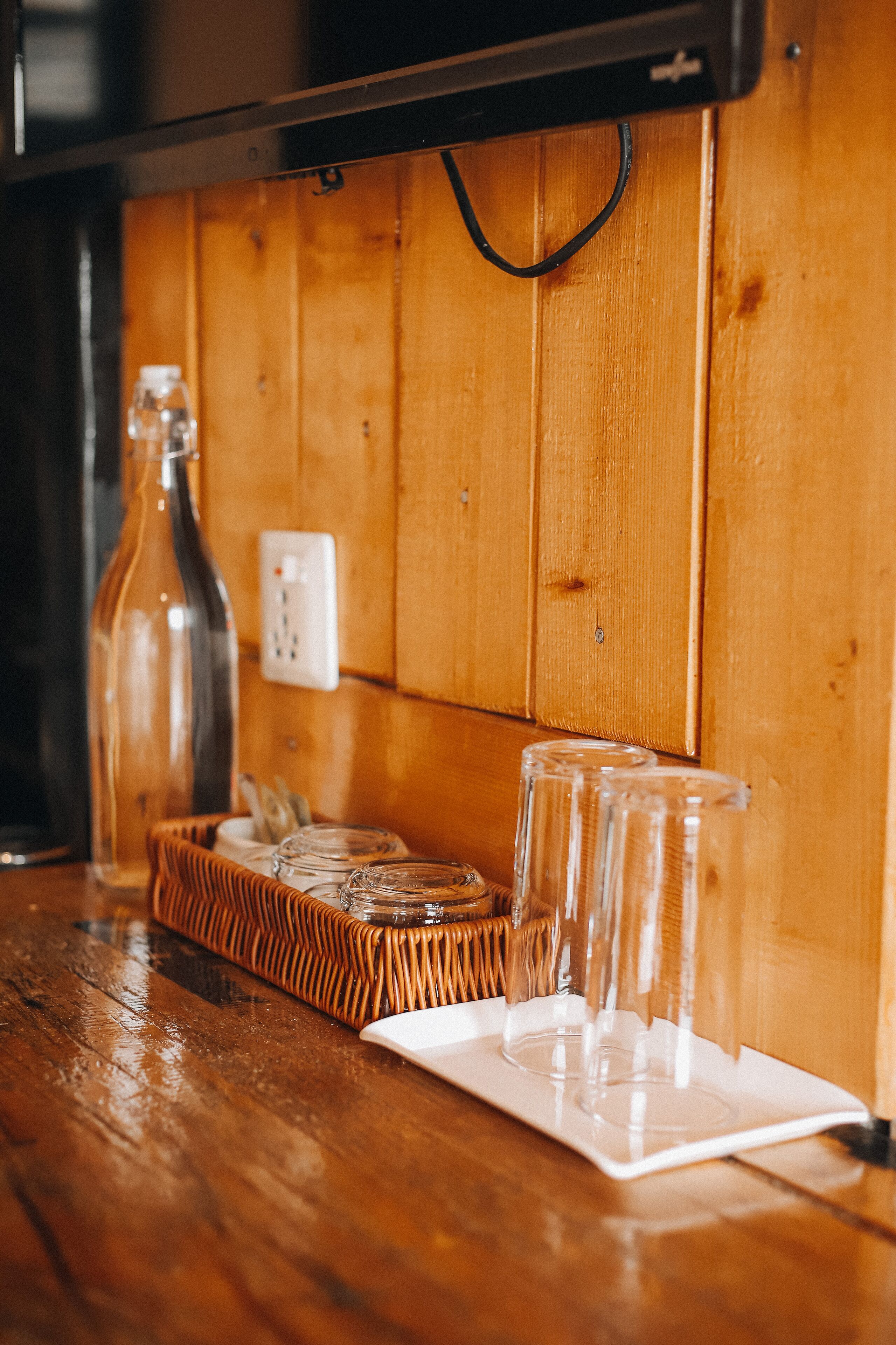 premium bedding, in-room safe, free wifi