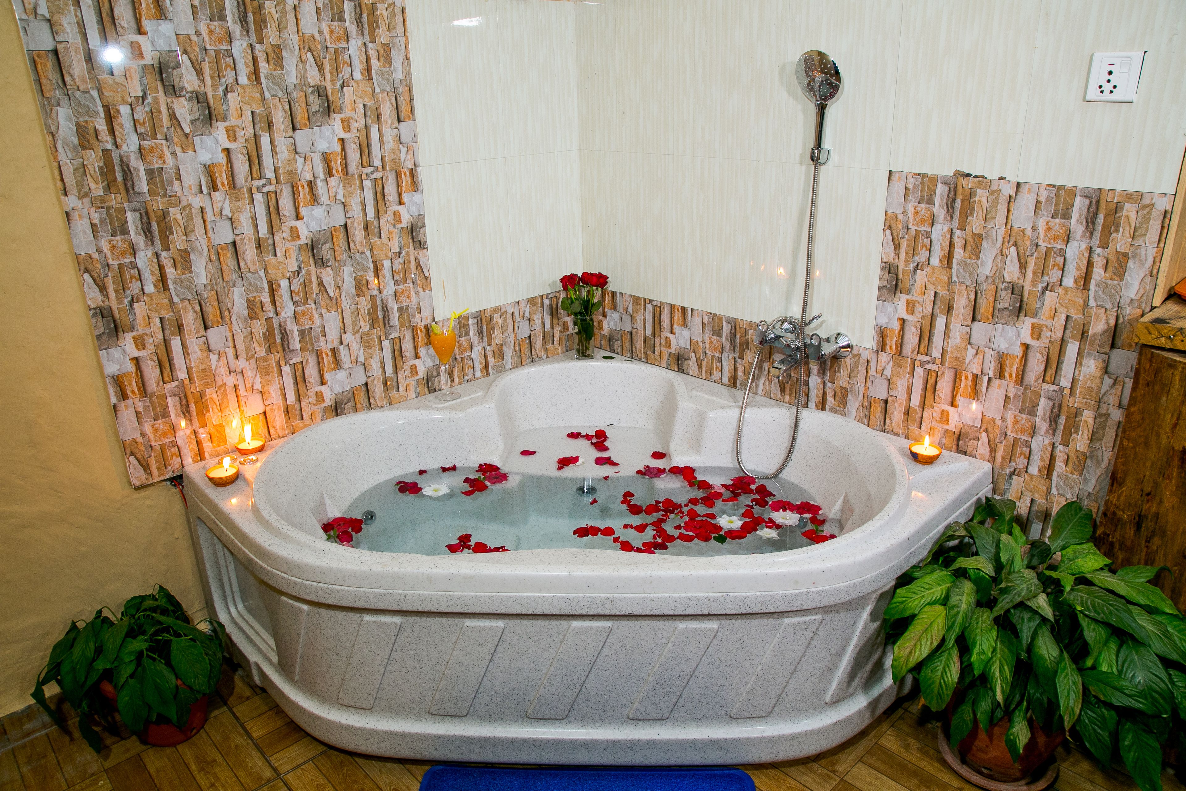 superior room, 1 bedroom, hill view | jetted bathtub