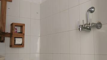 Superior Double Room | Bathroom | Shower, free toiletries, slippers, towels