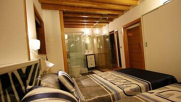 Chambre Double, vue montagne | Literie de qualité supérieure, bureau, rideaux occultants